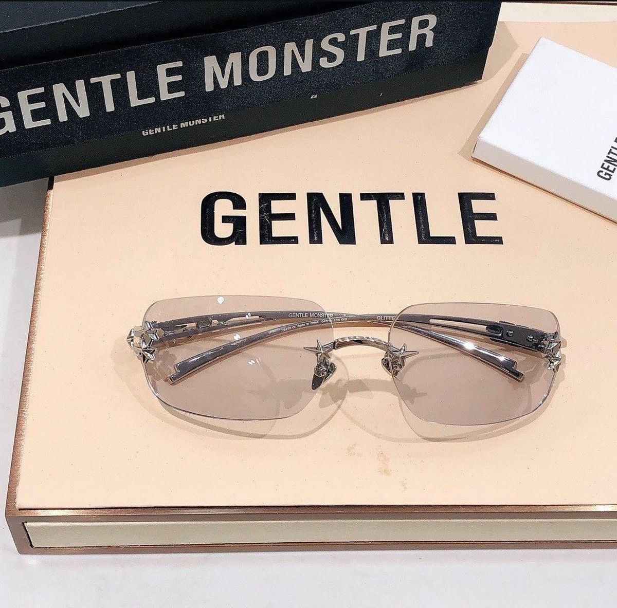 GENTLE MONSTER Jennie-Glitter 02 限定値下げ中 GENTLE MONSTER Jennie-Glitter 02 限定値下げ中 - メルカリ