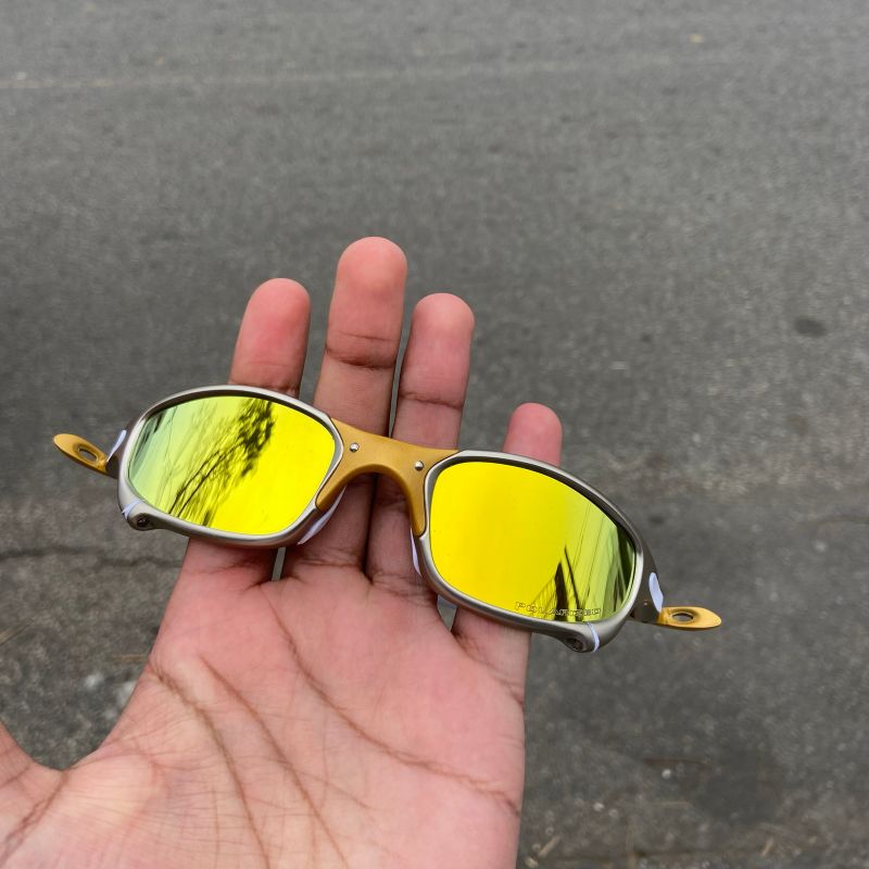 Óculos de Sol Juliet 24K Corvette Borracha Branca em Promoção na