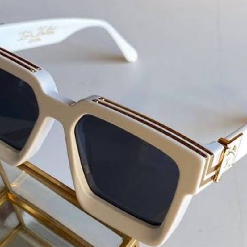 Óculos de Sol Louis Vuitton 1.1 Millionaire Branco | Óculos Masculino  Millionaraire Nunca Usado 57735813 | enjoei