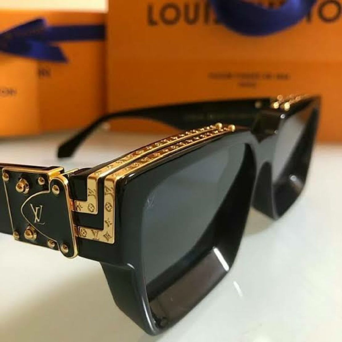 Óculos de sol importado unissex masculino feminino Louis Vuitton  Millionaire - Corre Que Ta Baratinho
