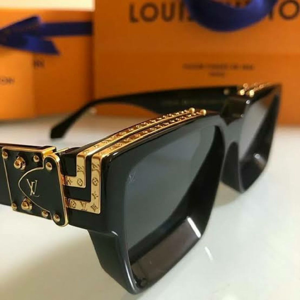 Óculos de Sol Louis Vuitton Millionaire | Óculos Feminino Louis Vuitton  Nunca Usado 50832564 | enjoei