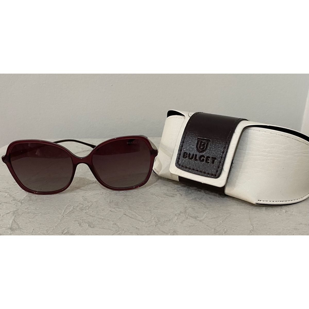 Óculos de Sol Marca Bulget com Case | Óculos Feminino Bulget Usado ...