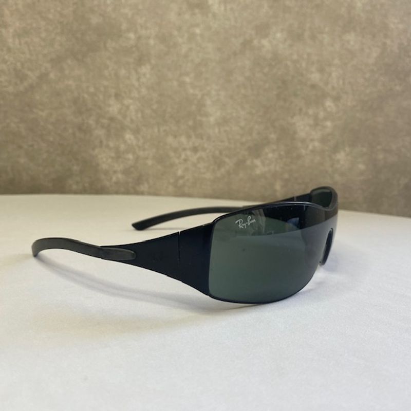 Óculos de Sol Ray-Ban Escuro Preto Estilo Y2k Vintage | Ray-Ban
