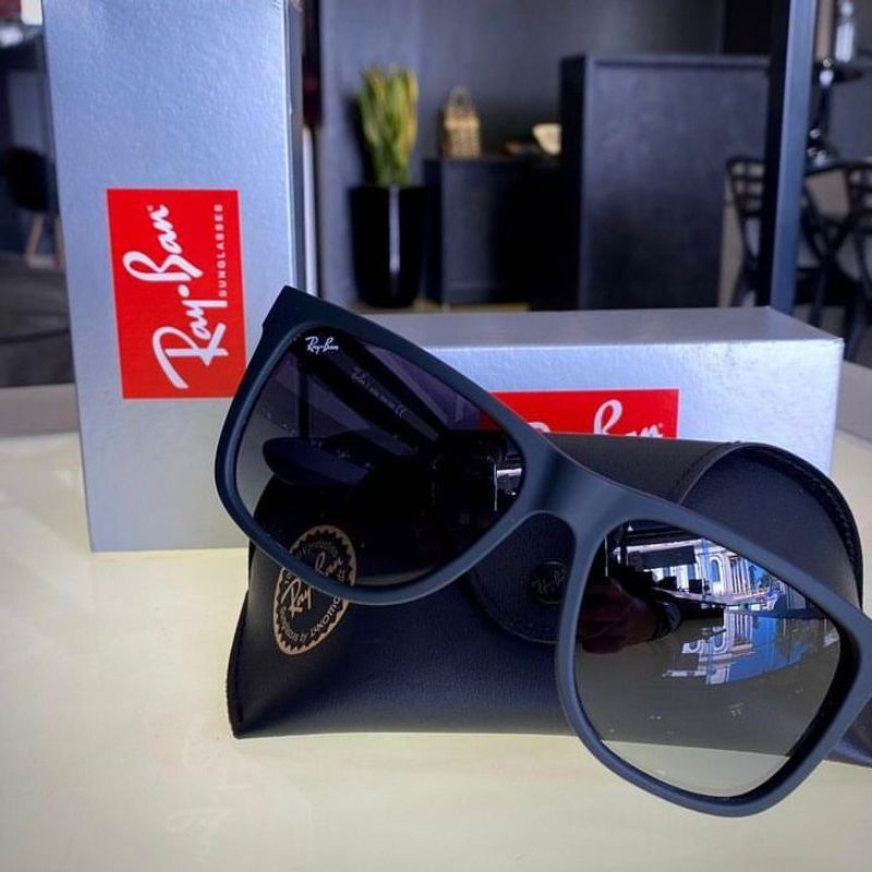 Óculos de Sol Masculino Preto Fosco Ray-Ban Justin - Solar