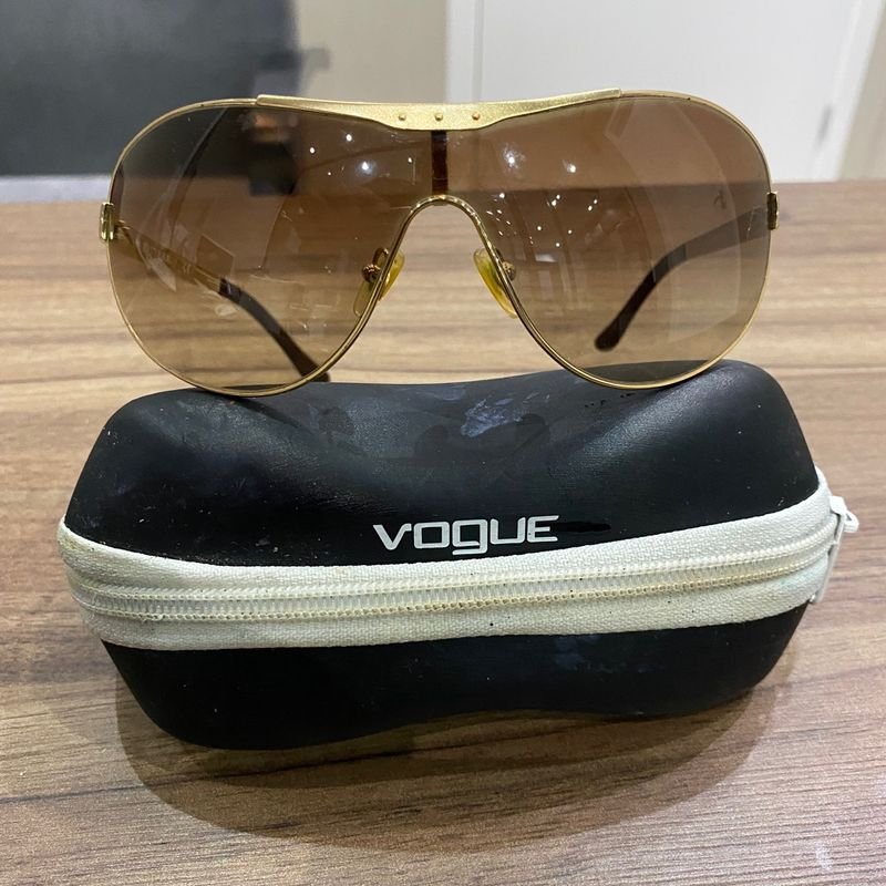 Óculos de Sol Vogue Dourado  Óculos Feminino Vogue Usado 89308742