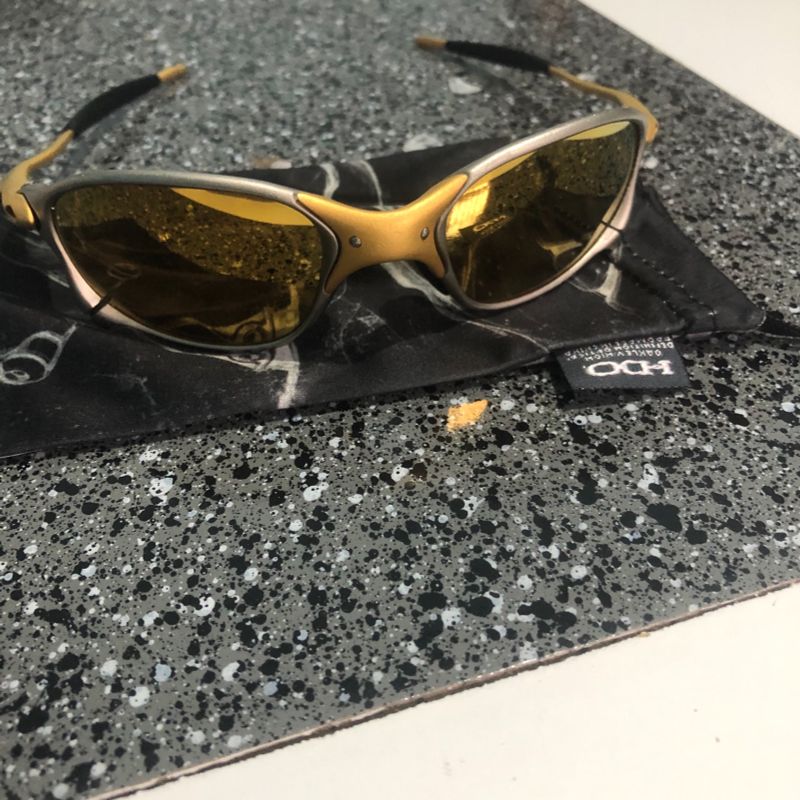 Óculos Oakley Juliet 24K “Lentes Gold” Kit borracha preta