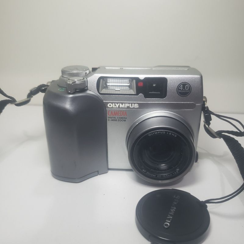 OLYMPUS　CAMEDIA C-4100 ZOOM Amazon Canada: OM System OLYMPUS D-565 Zoom 4MP Digital Camera w