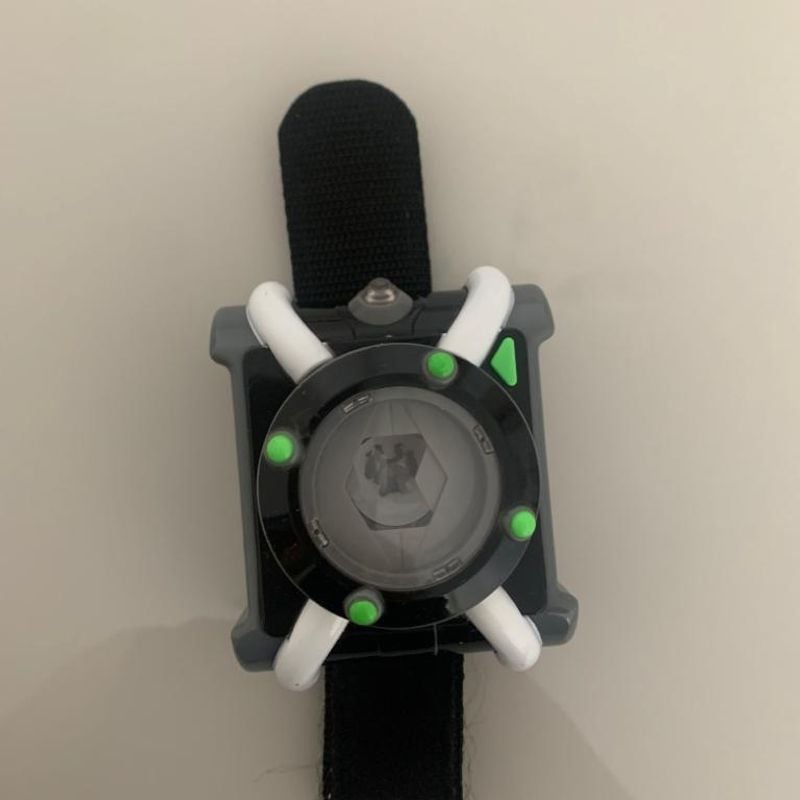 Compre Ben 10 - Omnitrix Troca De Voz aqui na Sunny Brinquedos.