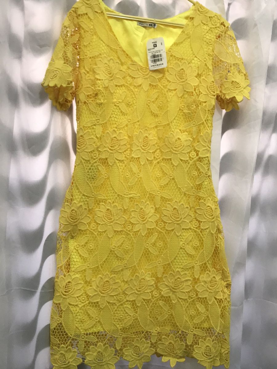 vestido renda amarelo