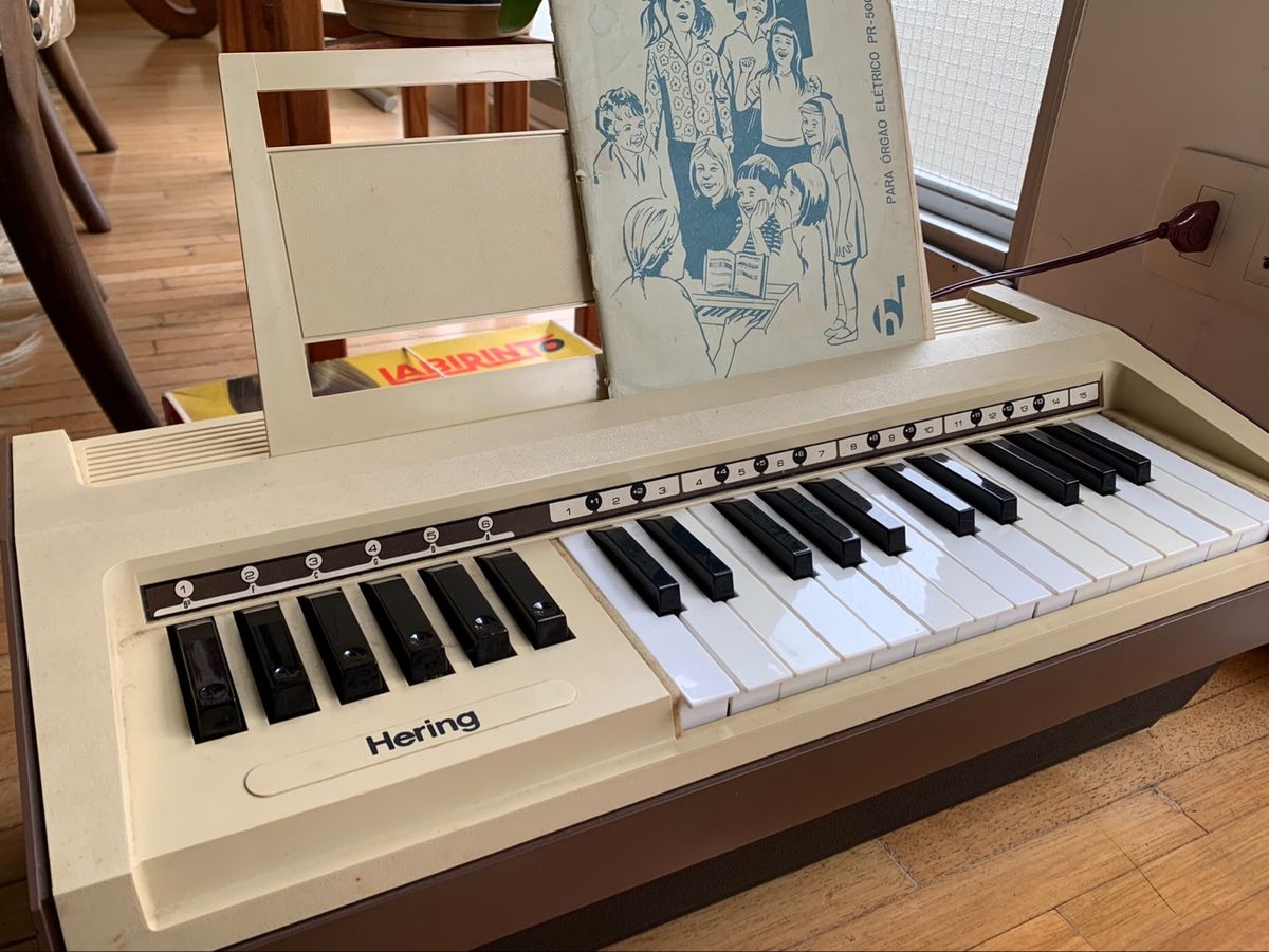 Brinquedo Antigo de Coleção Piano Hering 1970 | Brinquedo Hering Usado  85286506 | enjoei