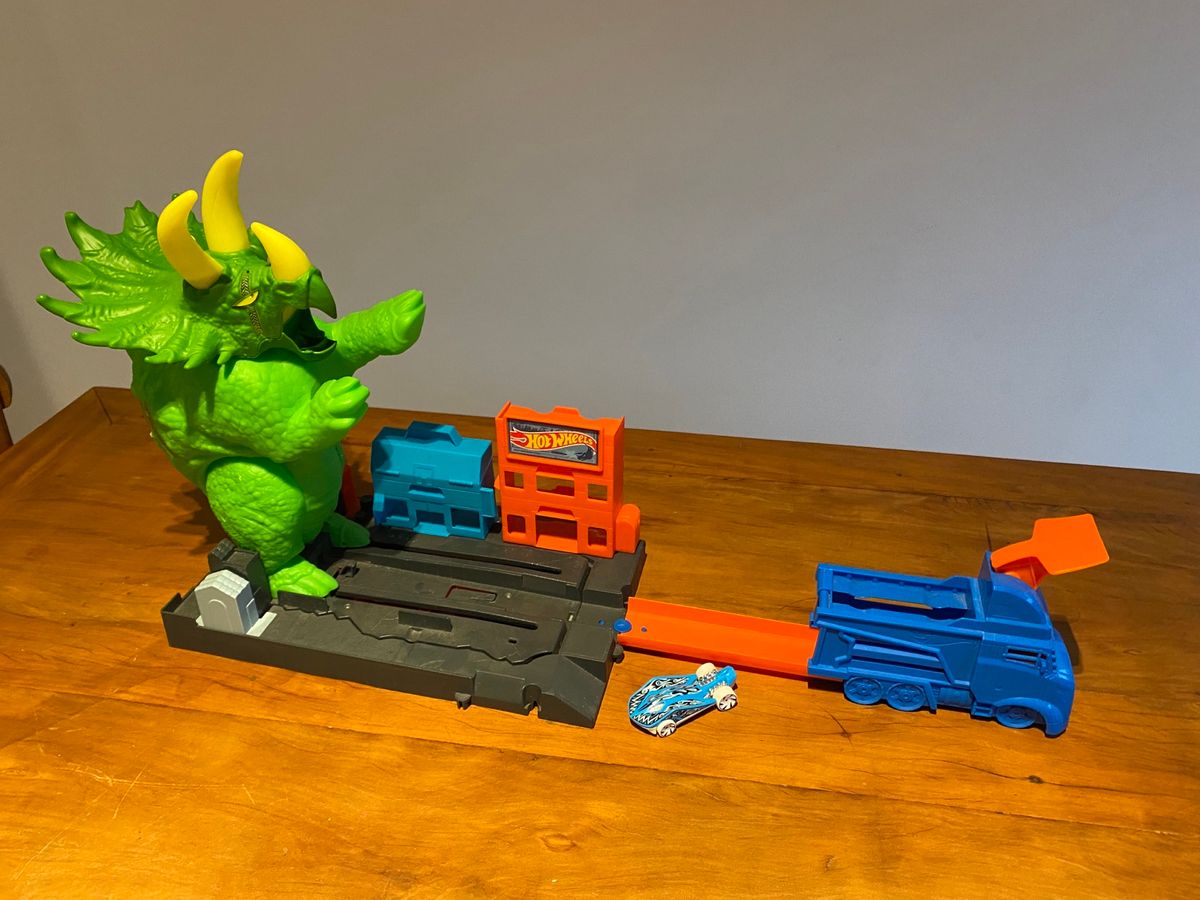 Ot Wheels Pista e Carrinho Dinossauro Triceratops Cor Verde | Brinquedo ...