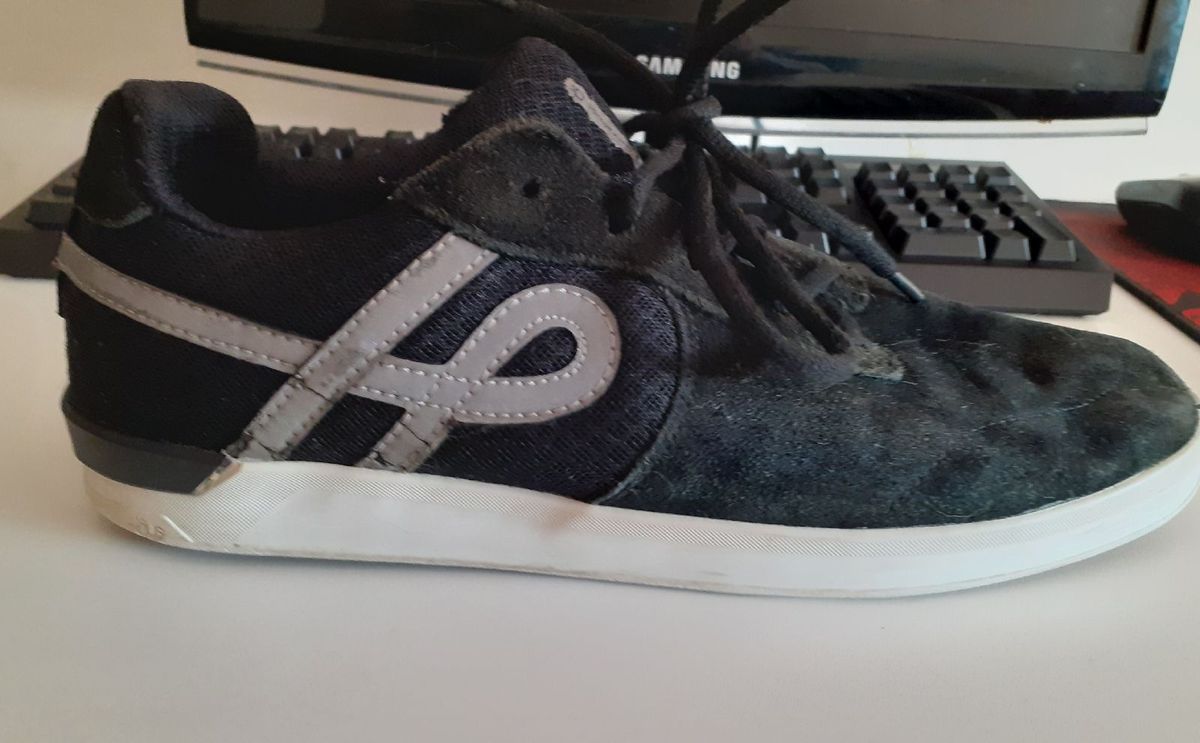 tenis ous ueno preto