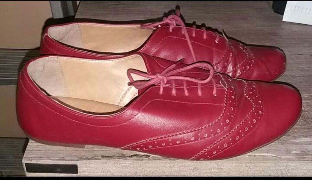 sapato oxford vermelho