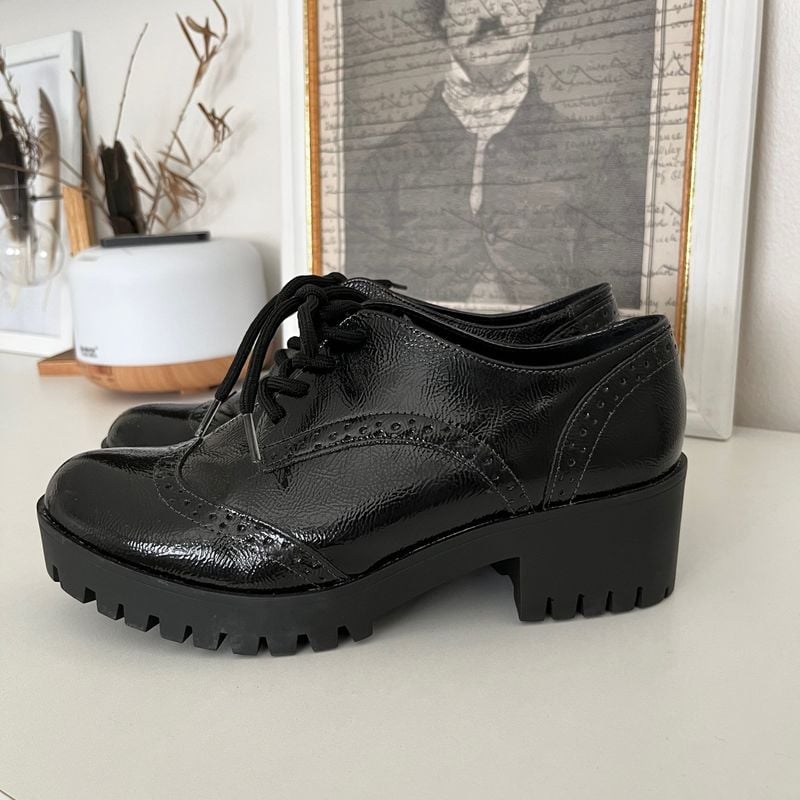 Sapato feminino oxford em verniz sales via marte