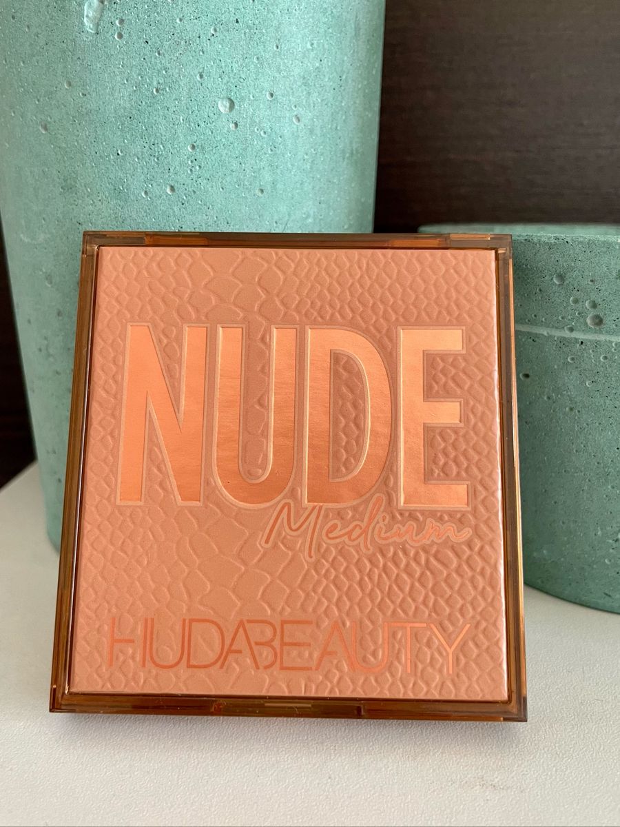 Paleta Huda Beauty Nude Medium Maquiagem Feminina Huda Nunca Usado