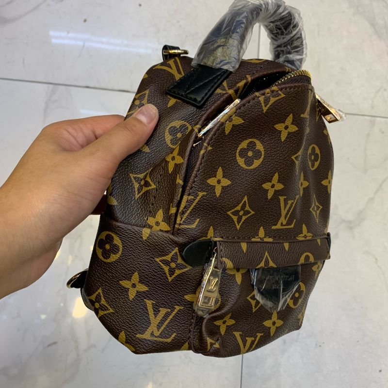 Mini Mochila Louis Vuitton Premium Nova em Couro Ecológico Resistente |  Mochila Feminina Louis Vuitton Nunca Usado 86788192 | enjoei