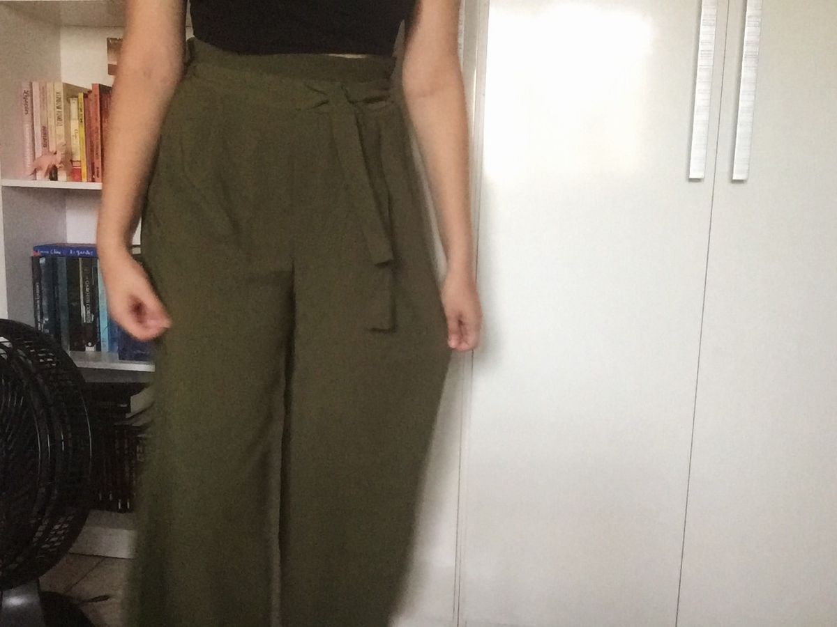 calça pantacourt verde militar