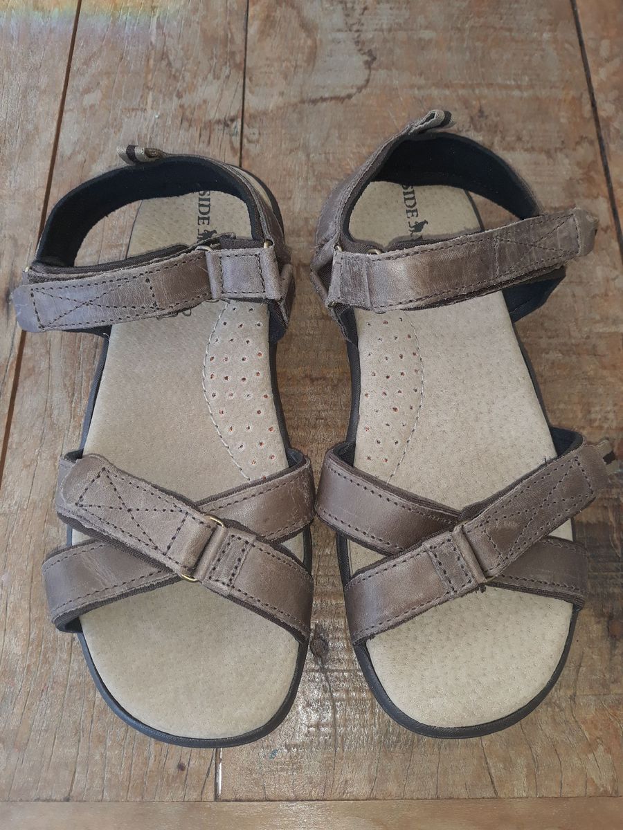 sandalia side walk