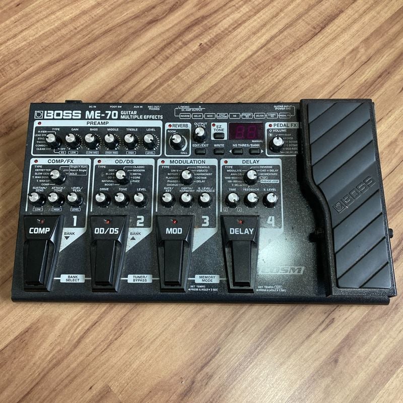 Pedaleira Boss Me70 - com Caixa, Fonte e Manual | Boss Usado