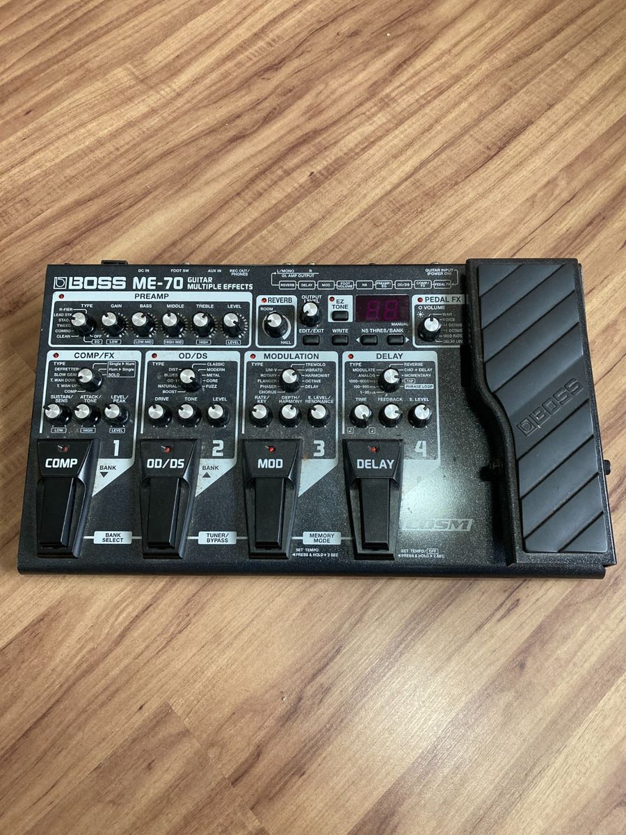 Pedaleira Boss Me70 - com Caixa, Fonte e Manual | Boss Usado