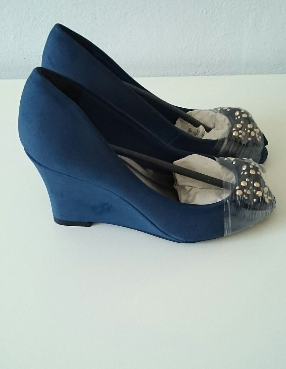 sapato peep toe anabela