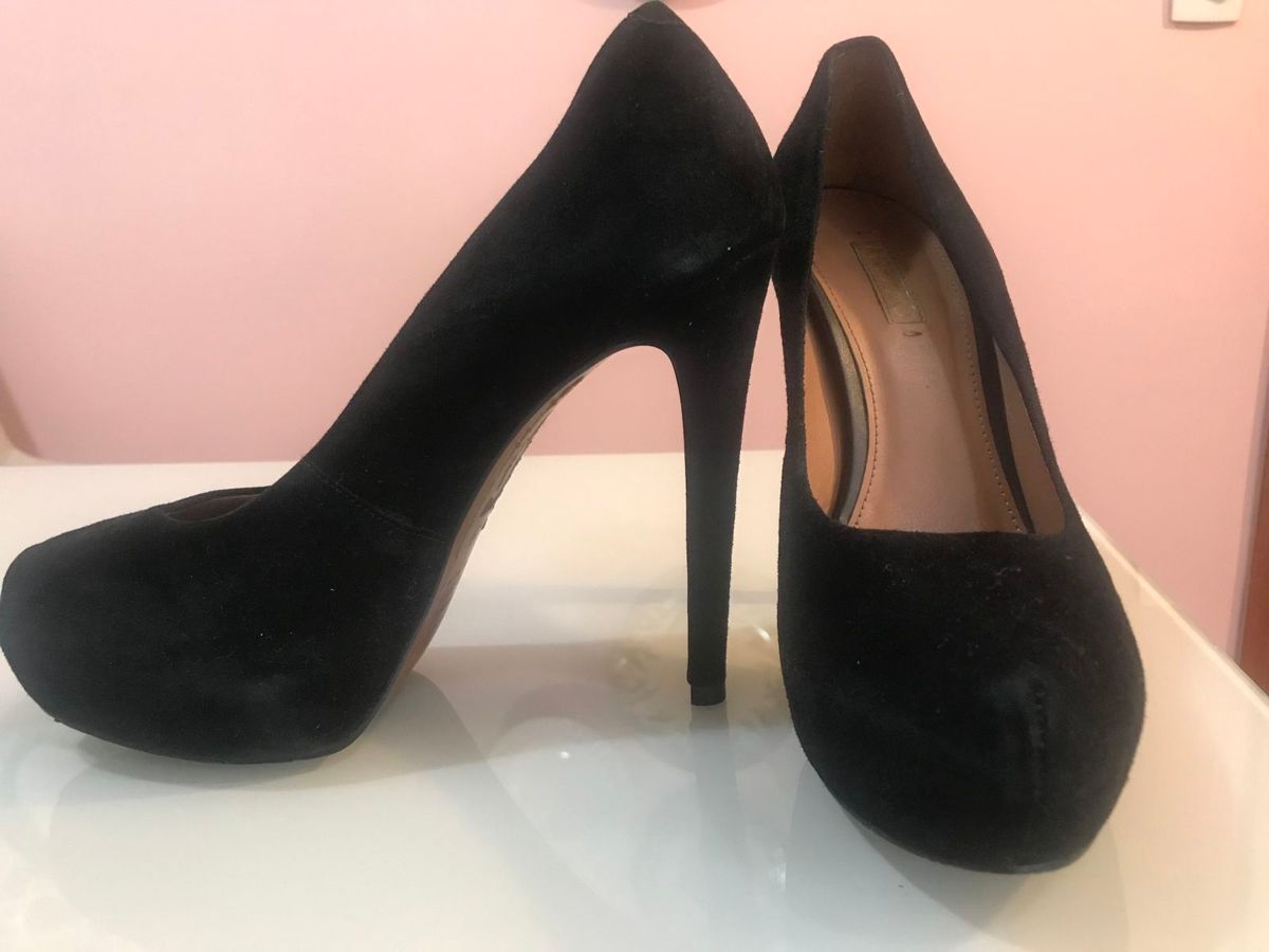 sapato fechado preto feminino