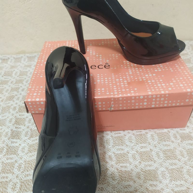 Peep toe hot sale bebece verniz