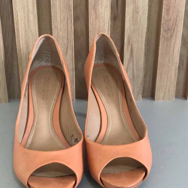 Dumond deals peep toe