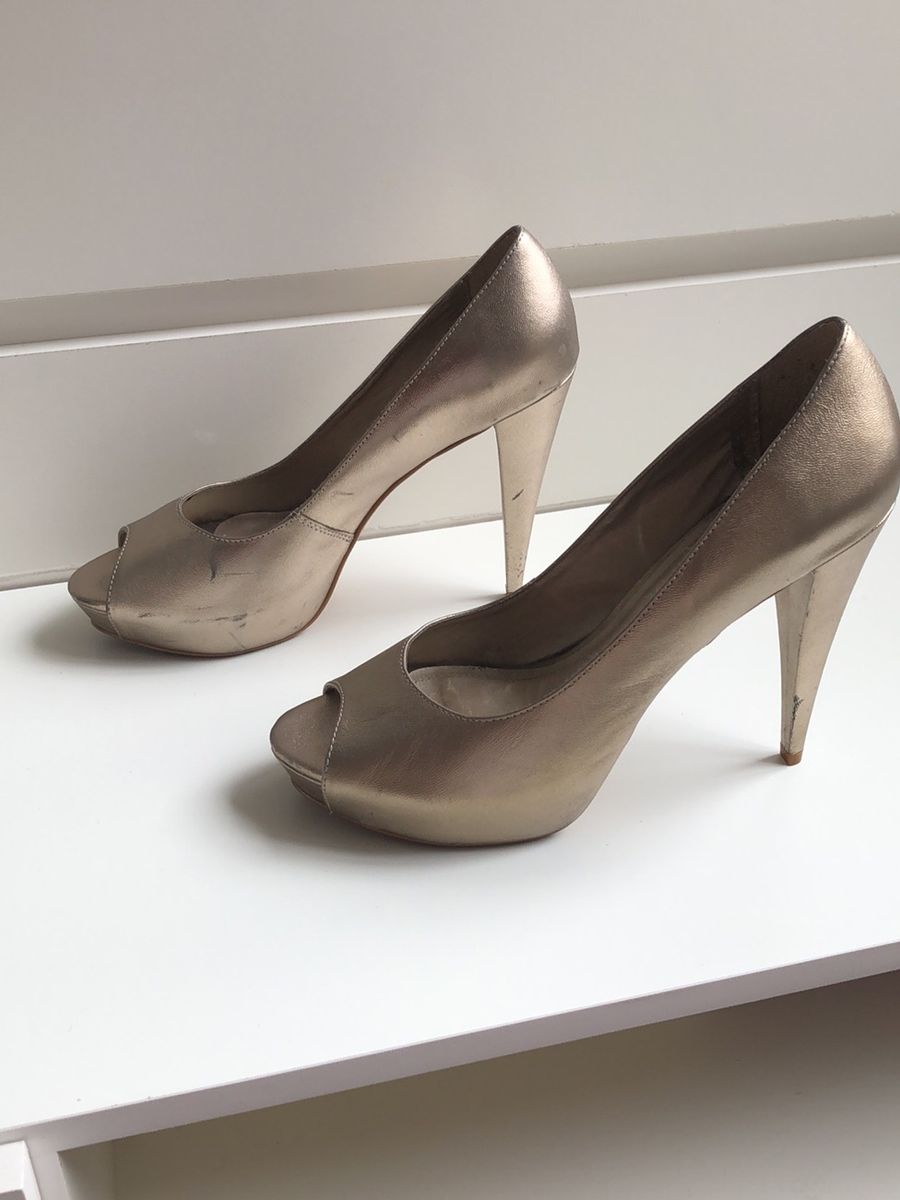 sapatos ouro velho