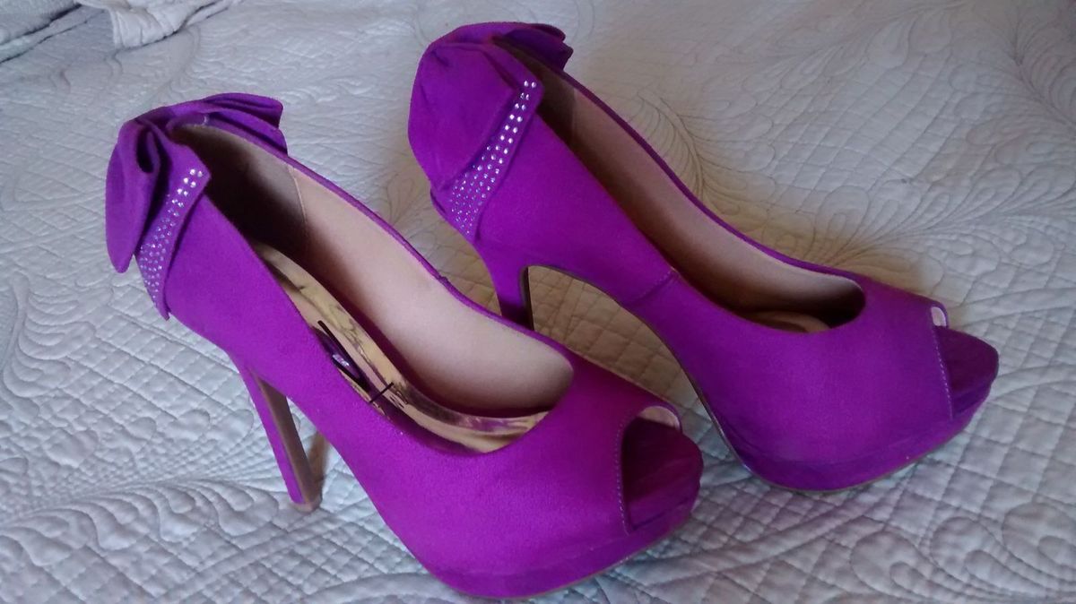 sapato roxo vizzano