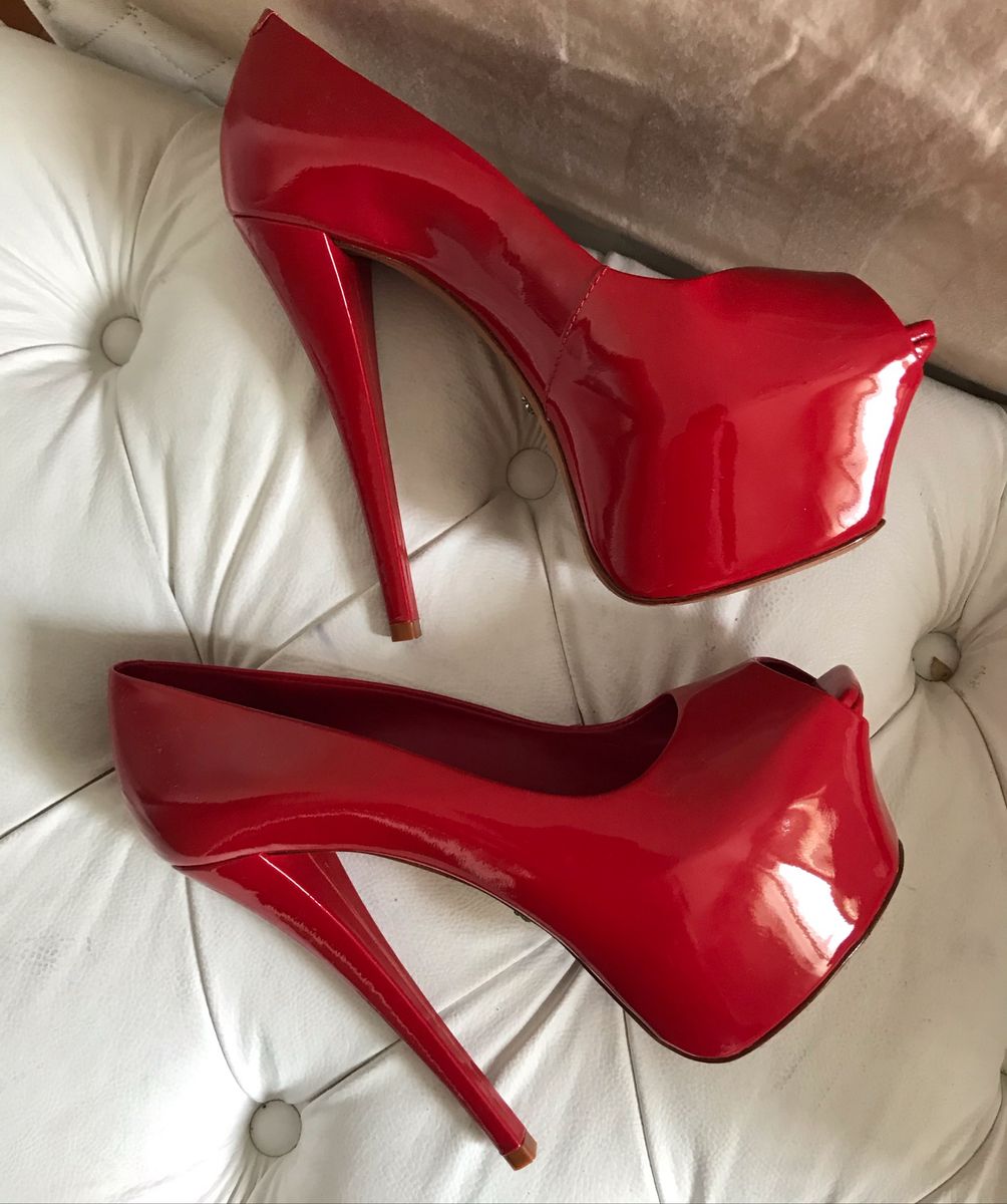 peep toe schutz verniz