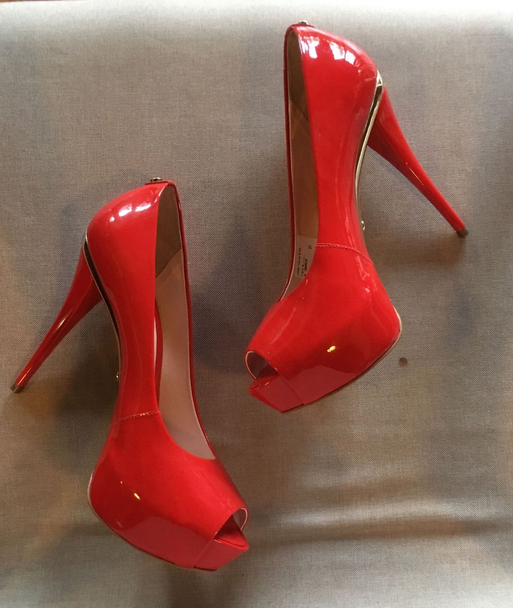 peep toe vermelho