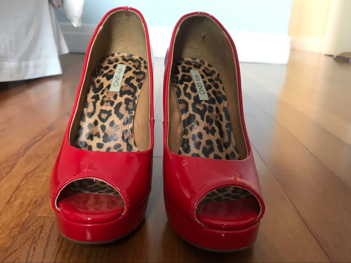 sapato vermelho via uno