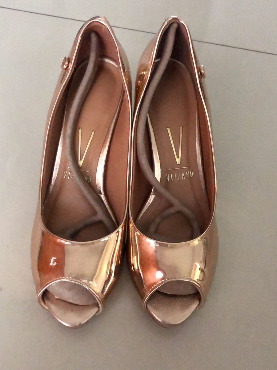 peep toe vizzano dourado