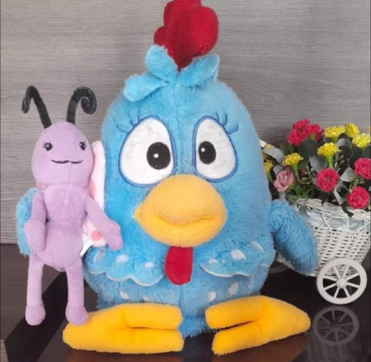 Pelúcia Galinha Pintadinha com Borboletinha Original Multibrink ...