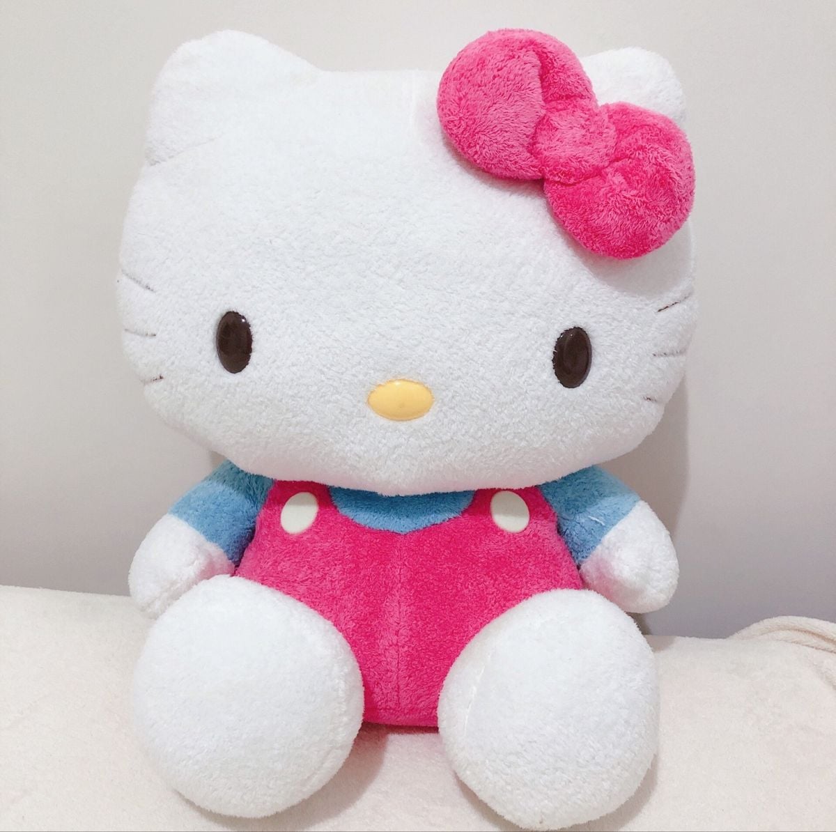 Pelúcia Hello Kitty Gigante | Pelúcia Sanrio Usado 65498604 | enjoei