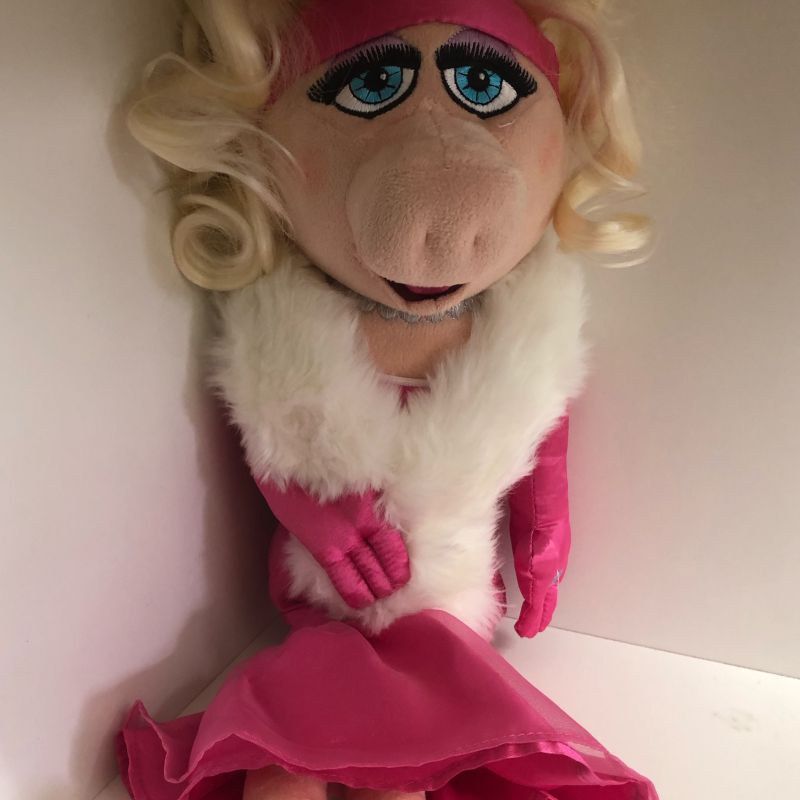 Miss piggy hot sale disney store