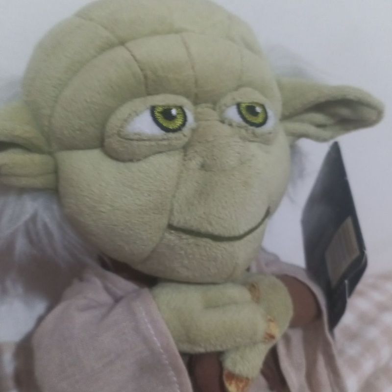 Pelucia Star Wars Mestre Yoda