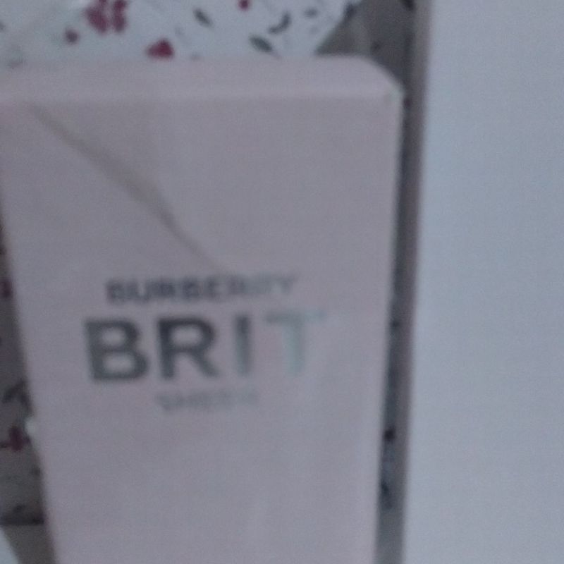 Burberry brit travel discount size