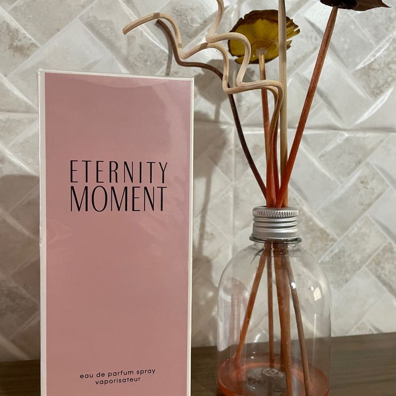 Perfume Calvin Klein Eternity Moment Eau de Parfum Feminino 100ML