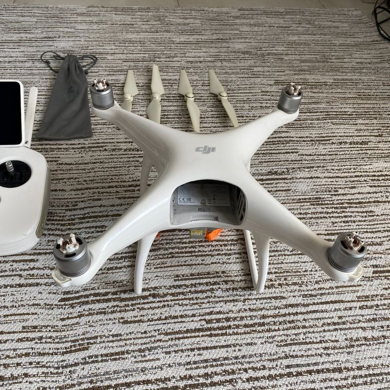 Dji phantom best sale 4 usado