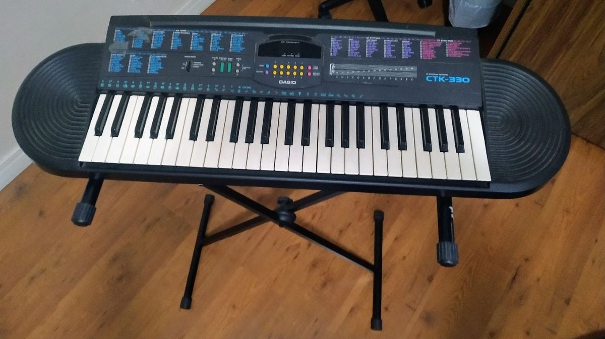 Piano Digital Ctk330 + Brinde Item de Música Casio Usado 46926119