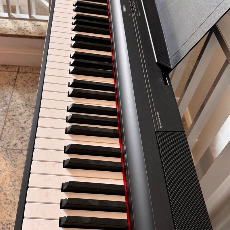 Piano Digital Yamaha P-125a Preto | Yamaha Usado 110221983 | enjoei