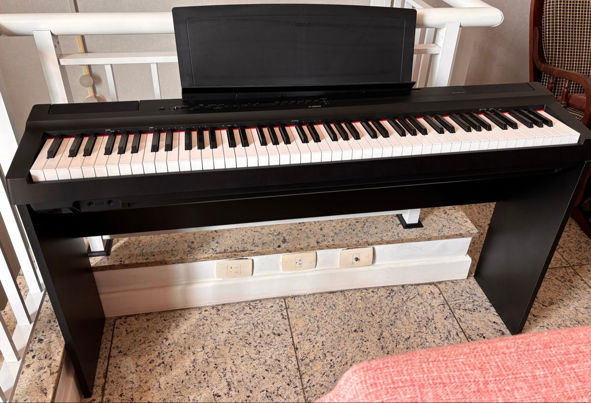 Piano Digital Yamaha P-125a Preto | Yamaha Usado 110221983 | enjoei