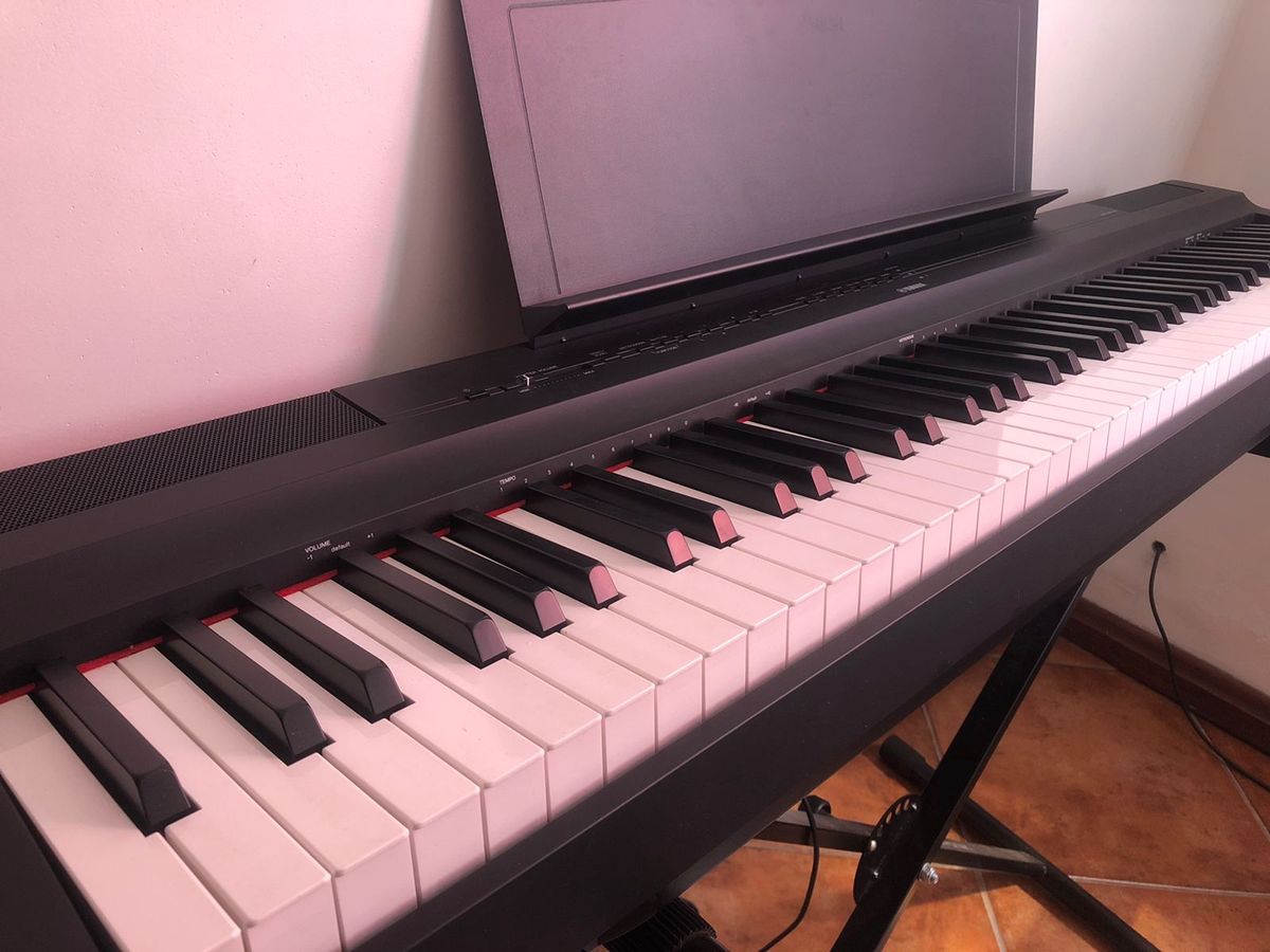 Piano Digital Yamaha P125 Preto + Fonte + Pedal + Suporte X. P/ Contato
