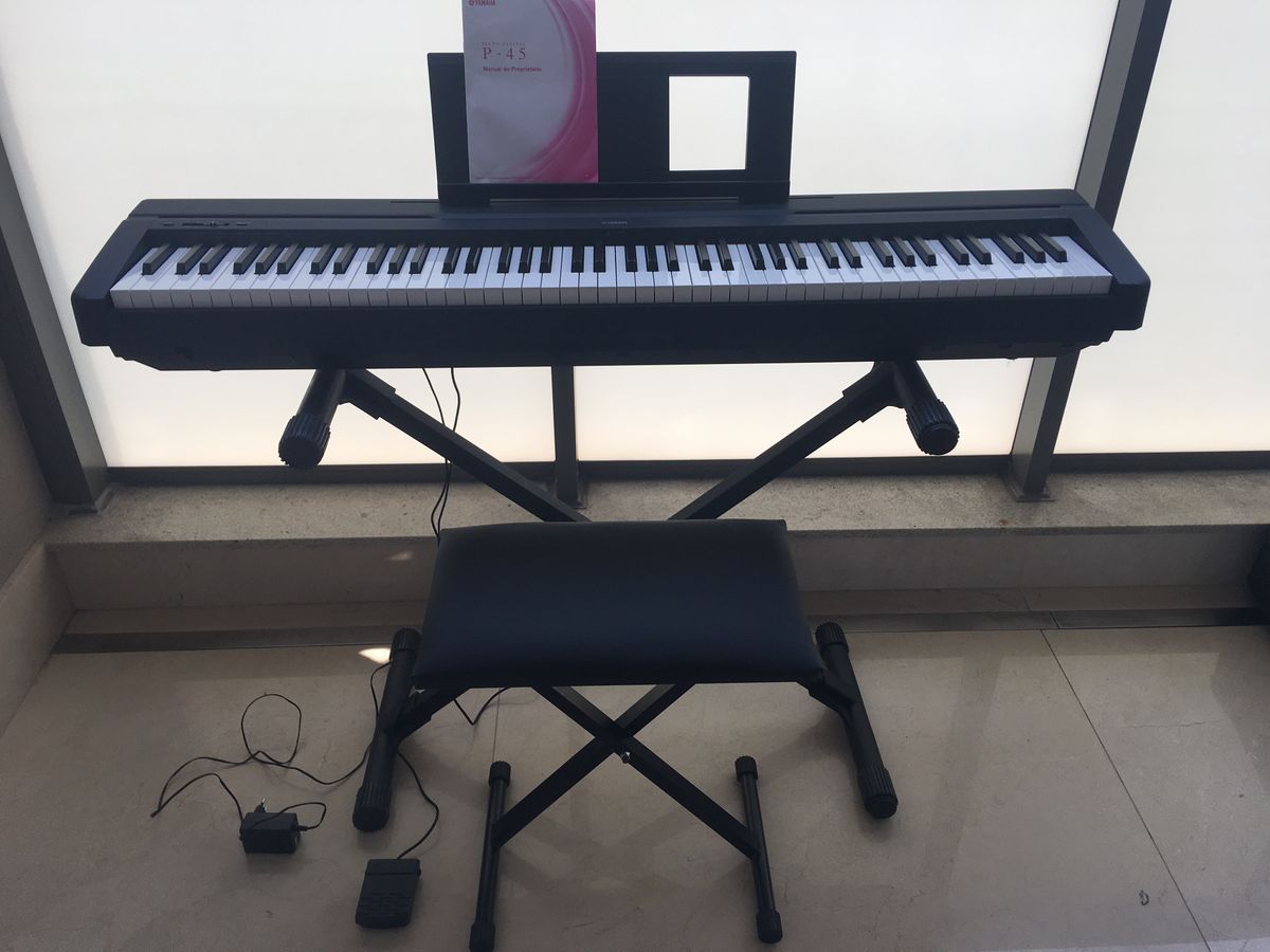 Piano Digital Yamaha P45, 88 Teclas com Todos Os Acessórios Item de