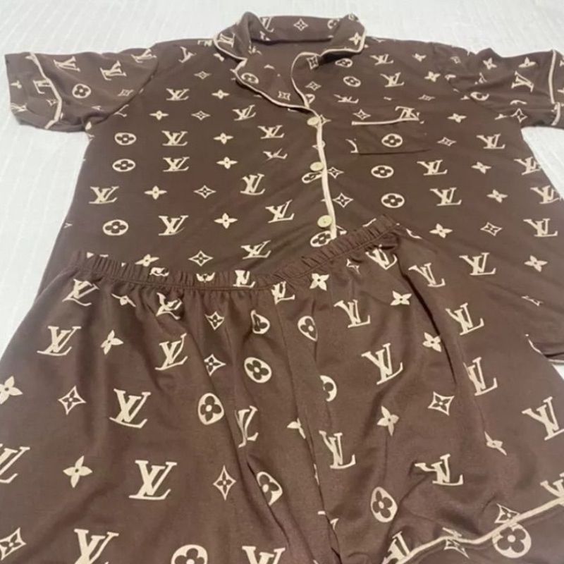 Pijama Louis Vuitton Americano | Camiseta Feminina Louis Vuitton Nunca  Usado 90160796 | enjoei