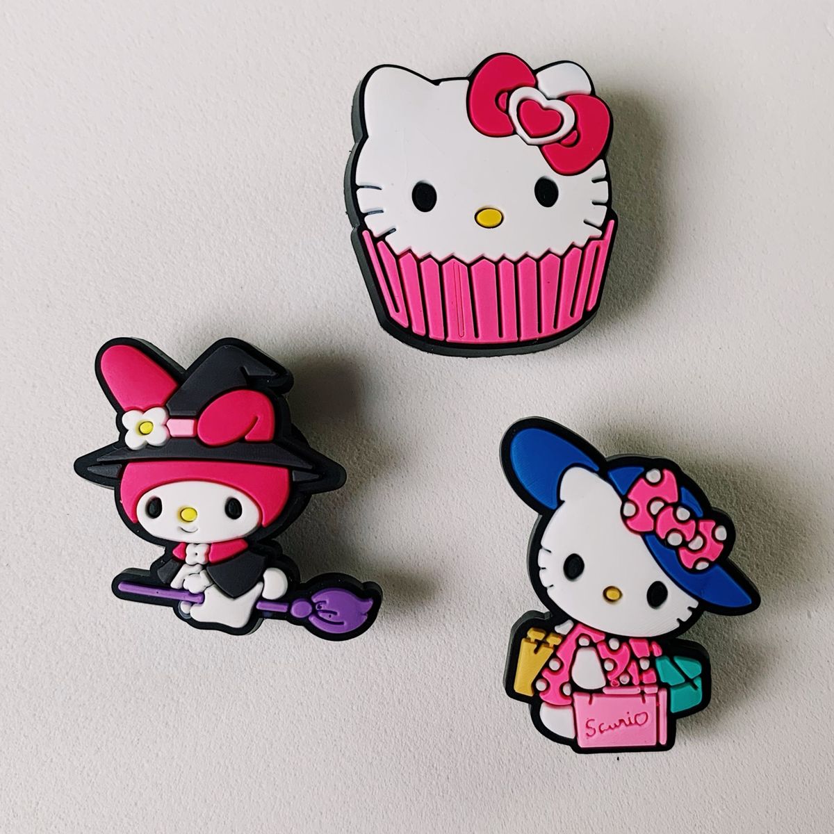 Pins / Bottons para Crocs - Hello Kitty e My Melody | Item de Decoração ...