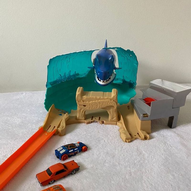 Hot wheels tiburon online megadestruccion