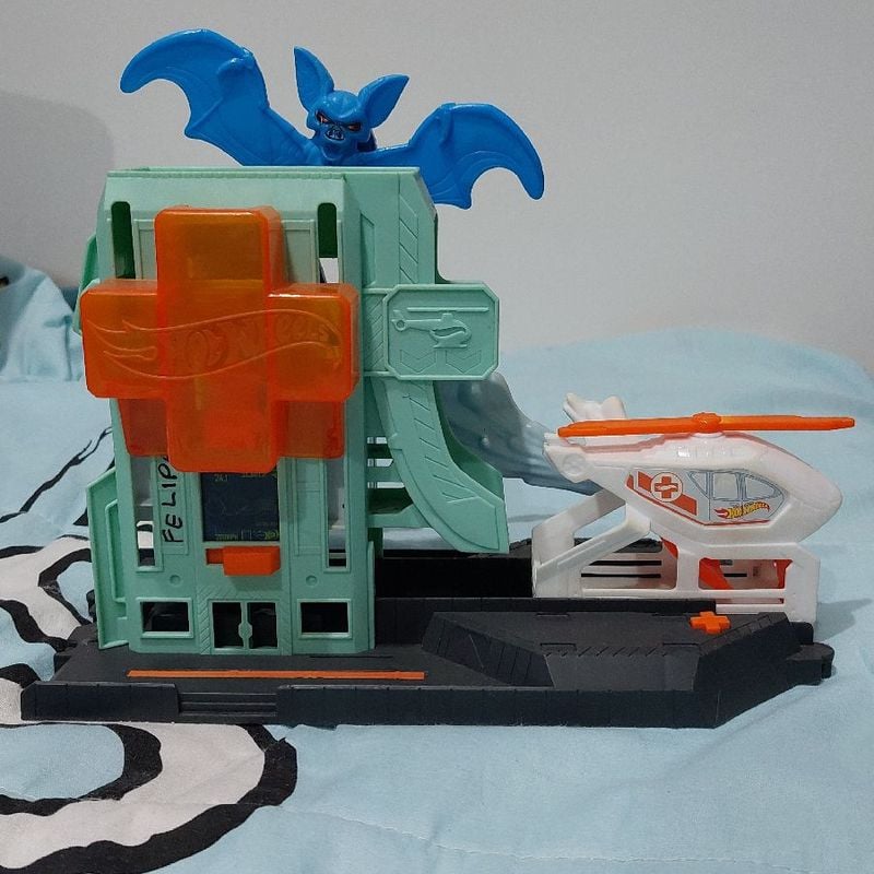 Pista Hot Wheels City Ataque do Morcego No Hospital Mattel Usado